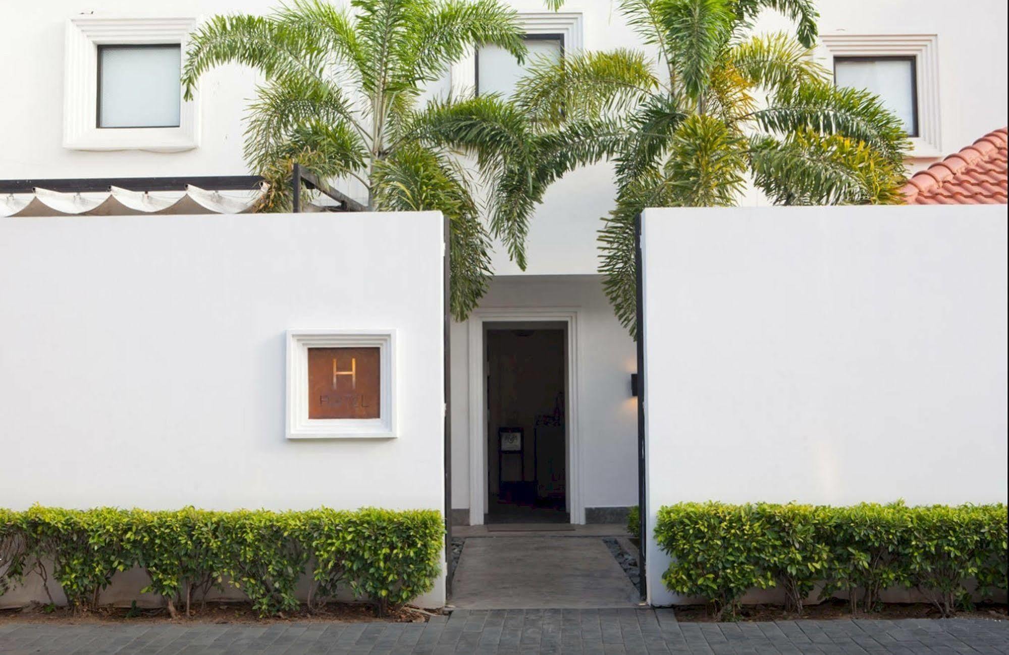 Hotel Ofuro Phnom-Penh Buitenkant foto