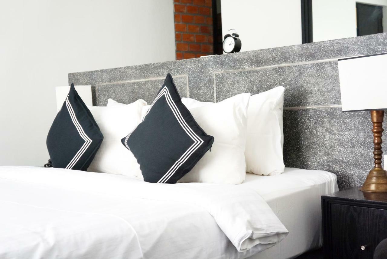 Hotel Ofuro Phnom-Penh Buitenkant foto